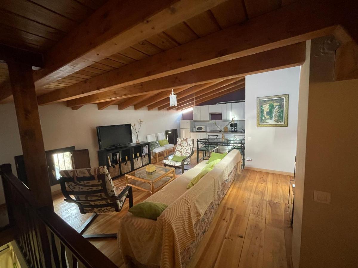 Atico Aires De Gredos Apartment Candeleda Bagian luar foto