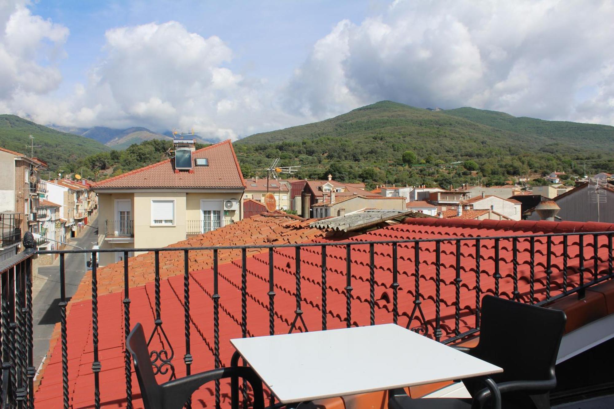 Atico Aires De Gredos Apartment Candeleda Bagian luar foto