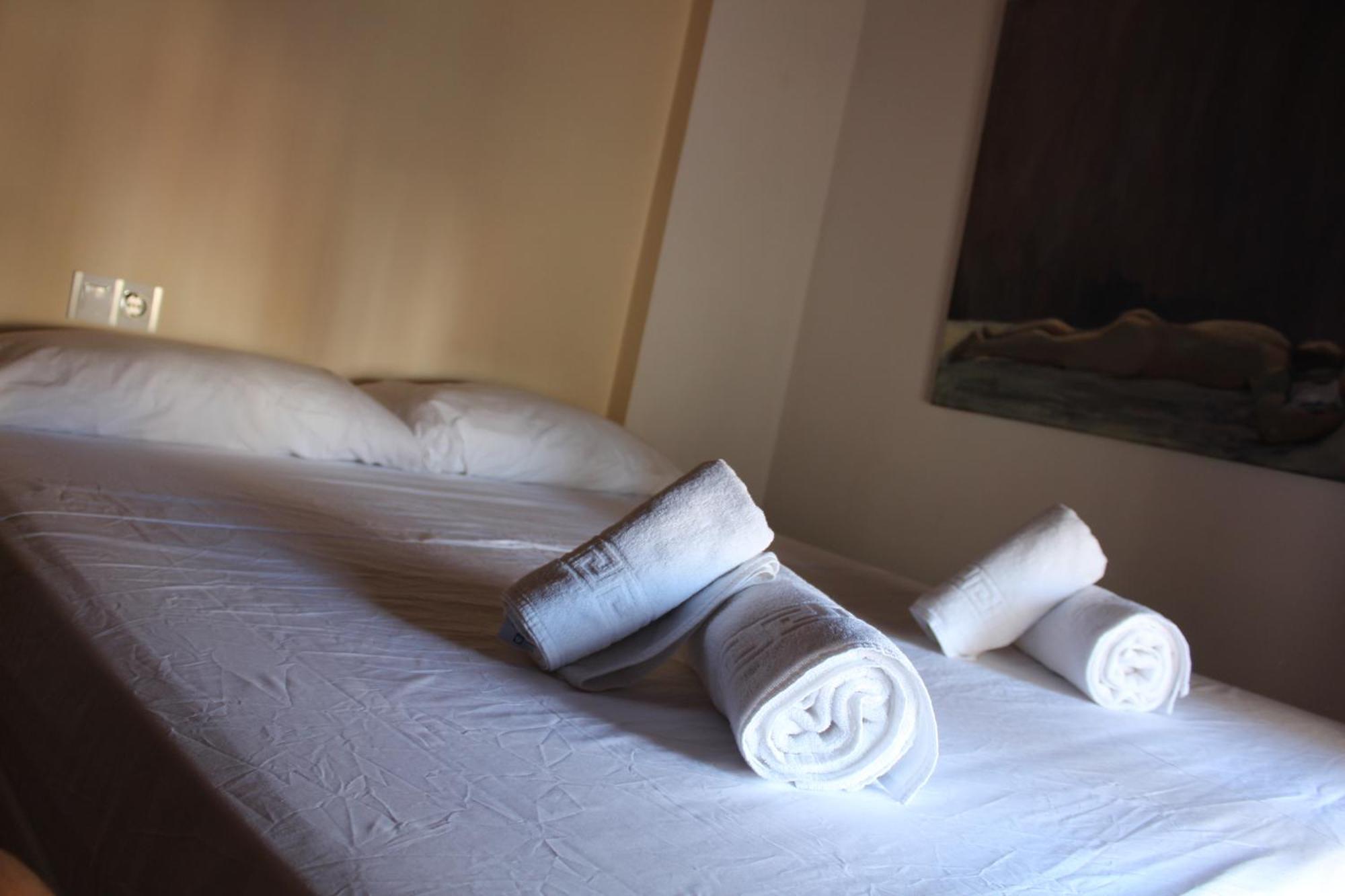 Atico Aires De Gredos Apartment Candeleda Bagian luar foto